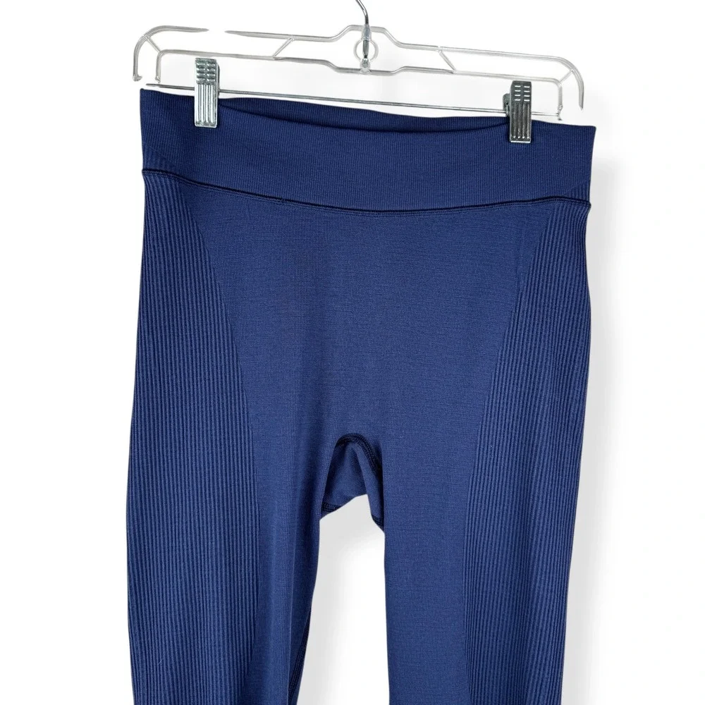 Lululemon Navy Blue Leggings Womens Size‎ Medium Seamless Performance Tights